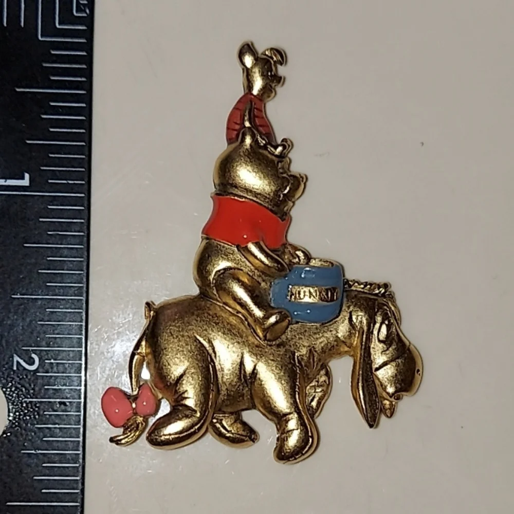 Vintage Disney Winnie the Pooh Eeyore and Piglet Pin Brooch Gold Tone Enamel bag - Picture 4 of 6